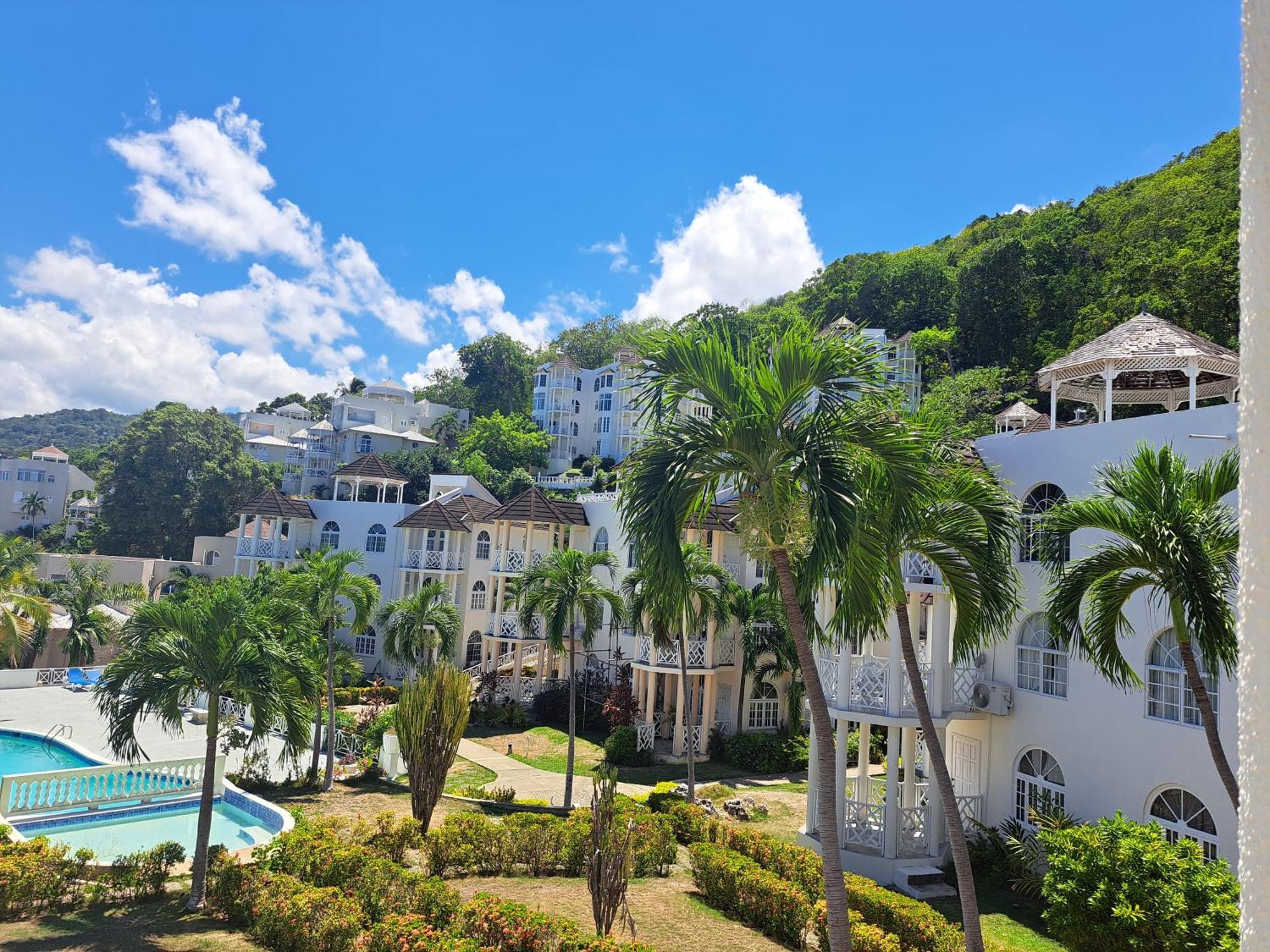 Ivory Tower Ocho Rios Lägenhet Exteriör bild