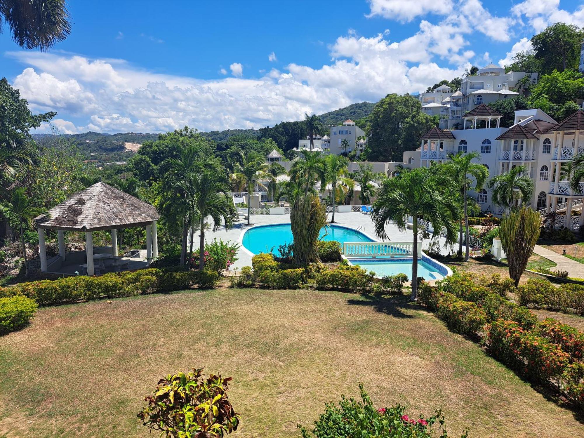 Ivory Tower Ocho Rios Lägenhet Exteriör bild